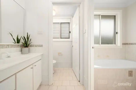 Property photo of 8 Dutba Place Glenmore Park NSW 2745