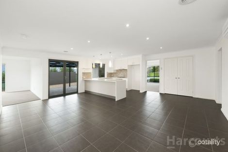 4 Lowry Cres, Miners Rest, VIC 3352