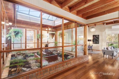 Property photo of 20 Dandallo Drive Eltham VIC 3095