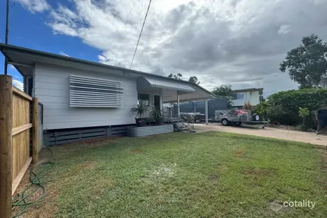 17 Barraclough Cres, Moranbah, QLD 4744