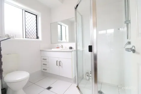 Property photo of 32 Fraser Waters Parade Toogoom QLD 4655