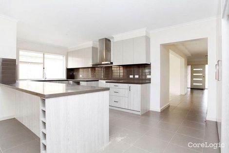 Property photo of 4 Pony Court Cranbourne East VIC 3977