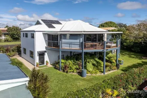 Property photo of 2 Skyring Place Tin Can Bay QLD 4580