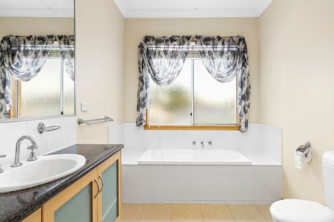 Property photo of 17 Morning Close Point Cook VIC 3030