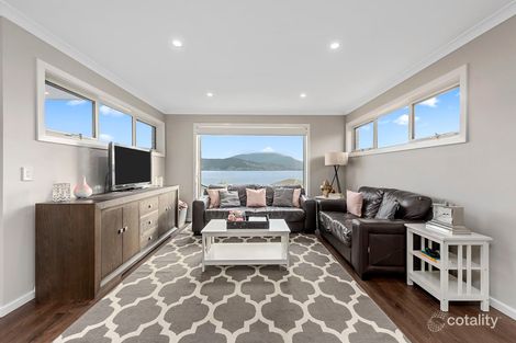 Property photo of 977 Oceana Drive Tranmere TAS 7018