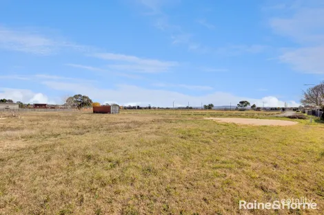 Property photo of 8 Ablett Court Kelso NSW 2795