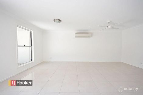Property photo of 17 Shearer Crescent Kallangur QLD 4503