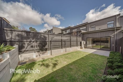 Property photo of 33 Stables Circuit Doncaster VIC 3108
