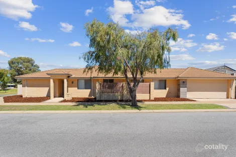 Property photo of 9 D'Arcole Turn Secret Harbour WA 6173