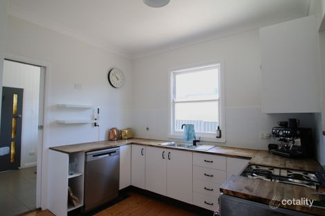 Property photo of 11 Burrendong Way Orange NSW 2800