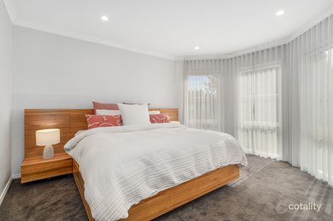 Property photo of 28 Victory Way Carrum Downs VIC 3201