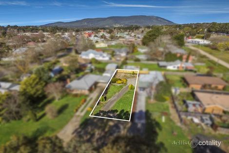 4b Burke St, Woodend, VIC 3442