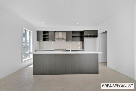 Property photo of 28 Mantis Circuit Tarneit VIC 3029