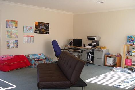 Property photo of 58 Featherhead Way Harkness VIC 3337