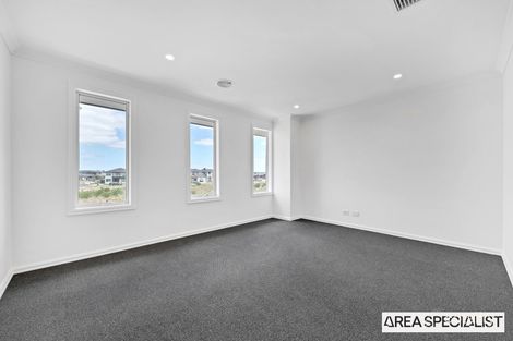 Property photo of 28 Mantis Circuit Tarneit VIC 3029