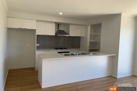 Property photo of 70 Brossard Road Mickleham VIC 3064