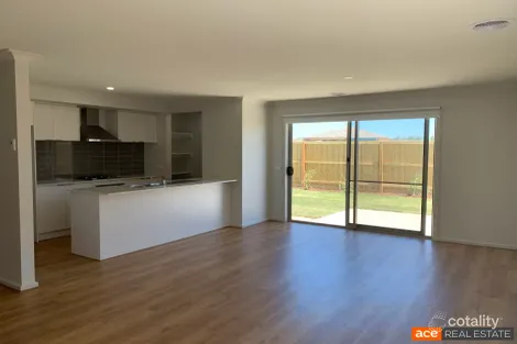 Property photo of 70 Brossard Road Mickleham VIC 3064