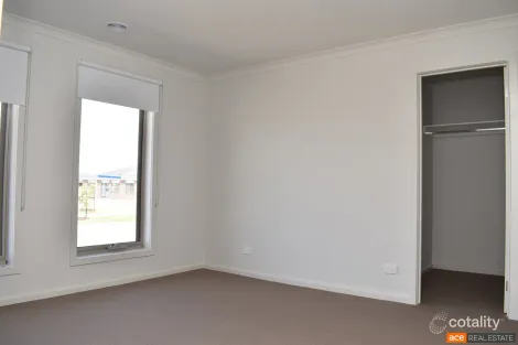 Property photo of 70 Brossard Road Mickleham VIC 3064