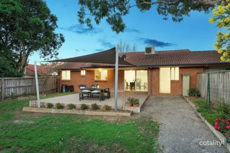 Property photo of 16 Sandon Circuit Forest Hill VIC 3131