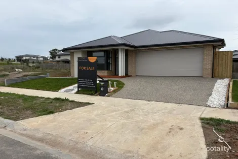 Property photo of 6 Vansteensel Way Officer VIC 3809