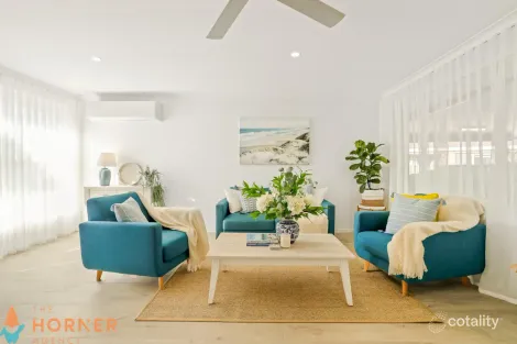 Property photo of 18 Charmian Crescent Watanobbi NSW 2259
