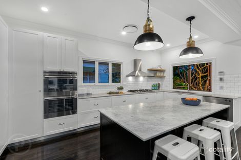 42 Sterculia Ave, Holland Park West, QLD 4121