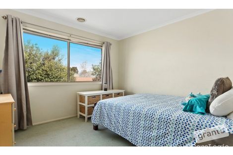 Property photo of 19 The Avenue Narre Warren South VIC 3805