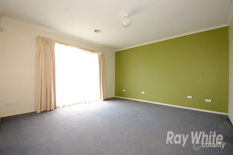 Property photo of 33 Fieldstone Boulevard Beaconsfield VIC 3807