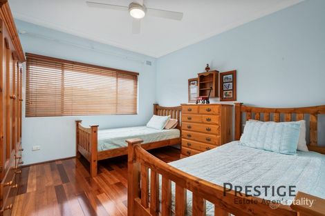 Property photo of 5 Piesley Street Prairiewood NSW 2176