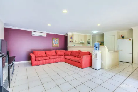 Property photo of 8 Marissa Close Mansfield QLD 4122