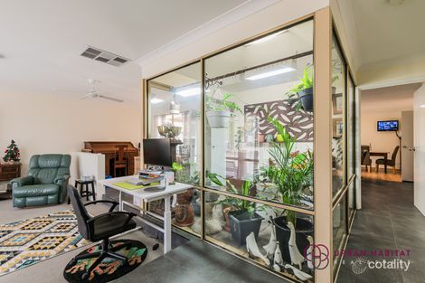 Property photo of 8 Perriam Close Parmelia WA 6167