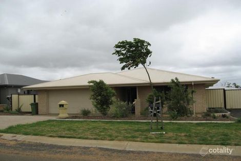 8 Longman Dr, Moranbah, QLD 4744
