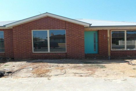 13 Adzar Rd, Newcomb, VIC 3219