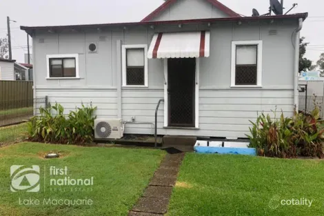 2/293 Sandgate Rd, Shortland, NSW 2307