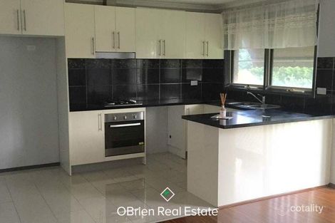 Property photo of 116 James Cook Drive Endeavour Hills VIC 3802