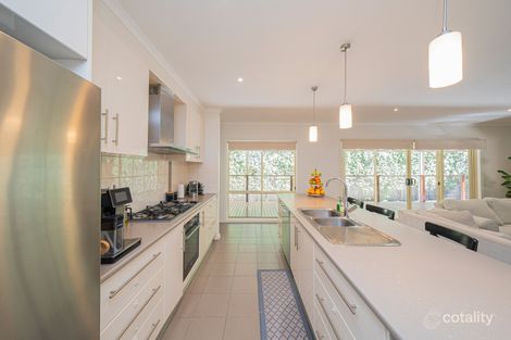 Property photo of 2 Thornley Drive Berwick VIC 3806
