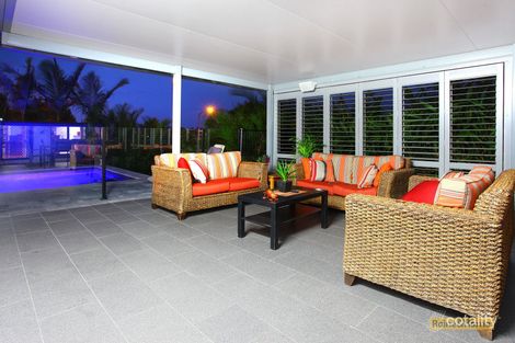 11 Laughlen Ch, Pacific Pines, QLD 4211