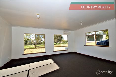 Property photo of 9 Ensign Dale Court York WA 6302