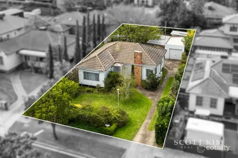 Property photo of 10 Lavidge Road Ashwood VIC 3147