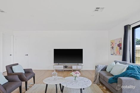 Property photo of 2/18 Grandview Grove Cowes VIC 3922