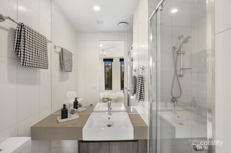 Property photo of 24 Collared Close Bundoora VIC 3083