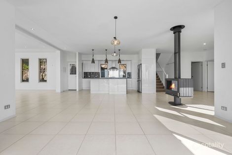 Property photo of 8 Wildflower Court Clagiraba QLD 4211