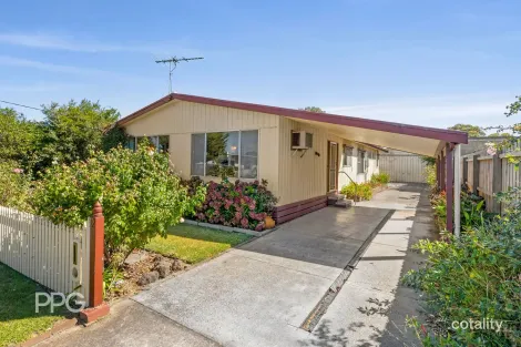 Property photo of 2 Dunstan Street St Leonards VIC 3223