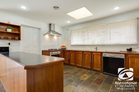Property photo of 7 Karoola Court Hoppers Crossing VIC 3029