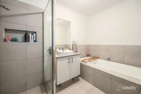 Property photo of 6 Bridgegate Road Thornhill Park VIC 3335
