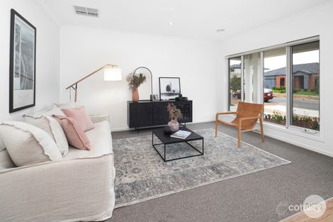 Property photo of 31 Limetree Way Lake Gardens VIC 3355