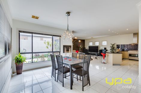 Property photo of 15 Cascade Terrace Craigieburn VIC 3064