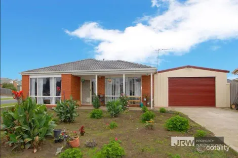 Property photo of 1 Jaye Place Cranbourne West VIC 3977