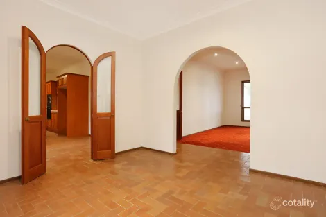 Property photo of 11 Lillian Crescent Ashmore QLD 4214