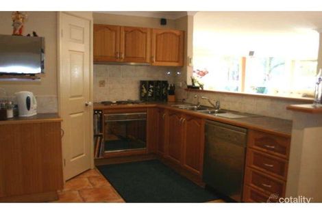 Property photo of 20 Anchorage Circle Summerland Point NSW 2259